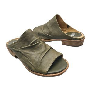 New Sofft Netta Women’s Slide Sandals sz 9 Army Green Leather Low Heel Open Toe